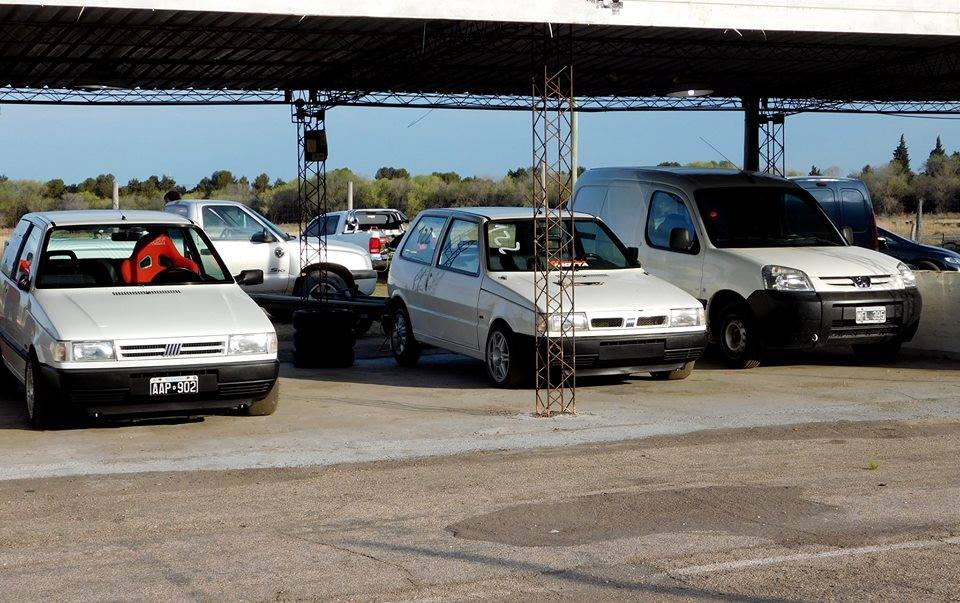 11938834_899510543429819_63191180_n