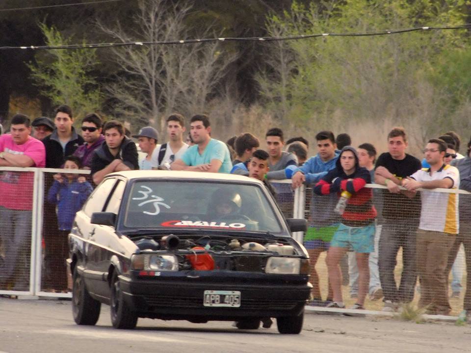 12026511_899510520096488_1327836143_n